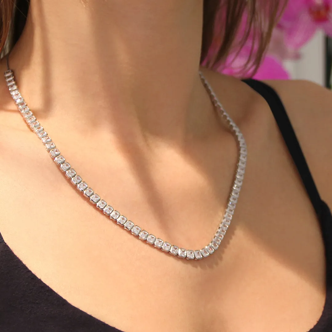Cassidy Emerald Line Necklace