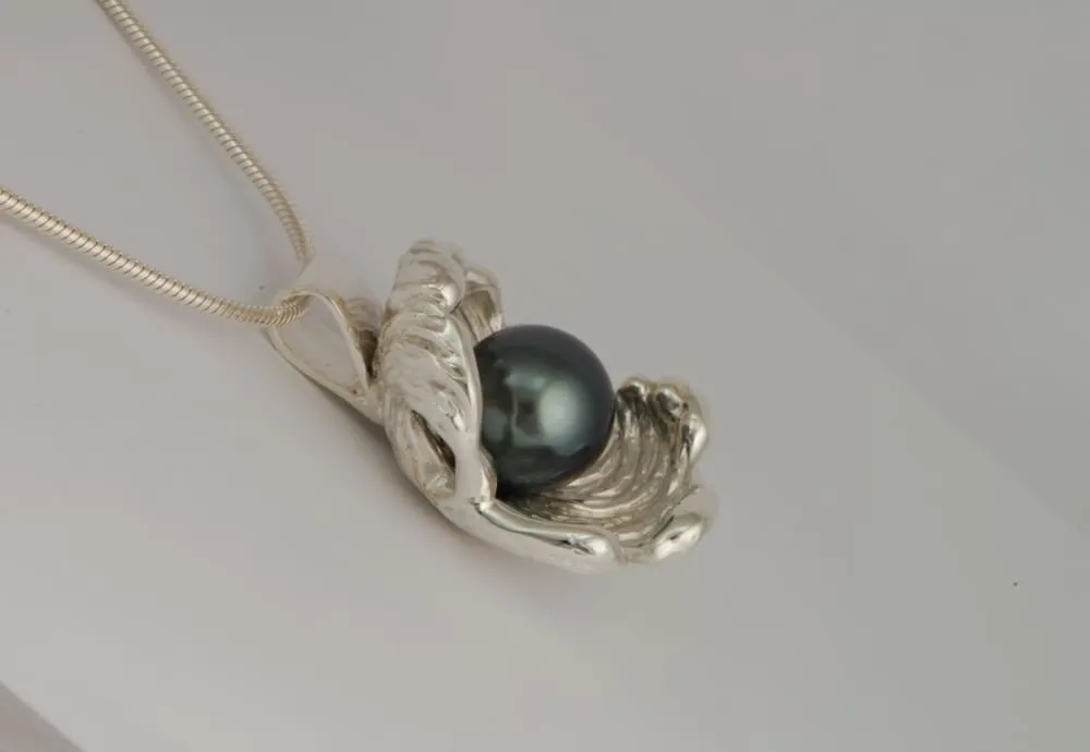 Single Pearl Necklace: Tahitian Pearl Sterling Silver Pendant