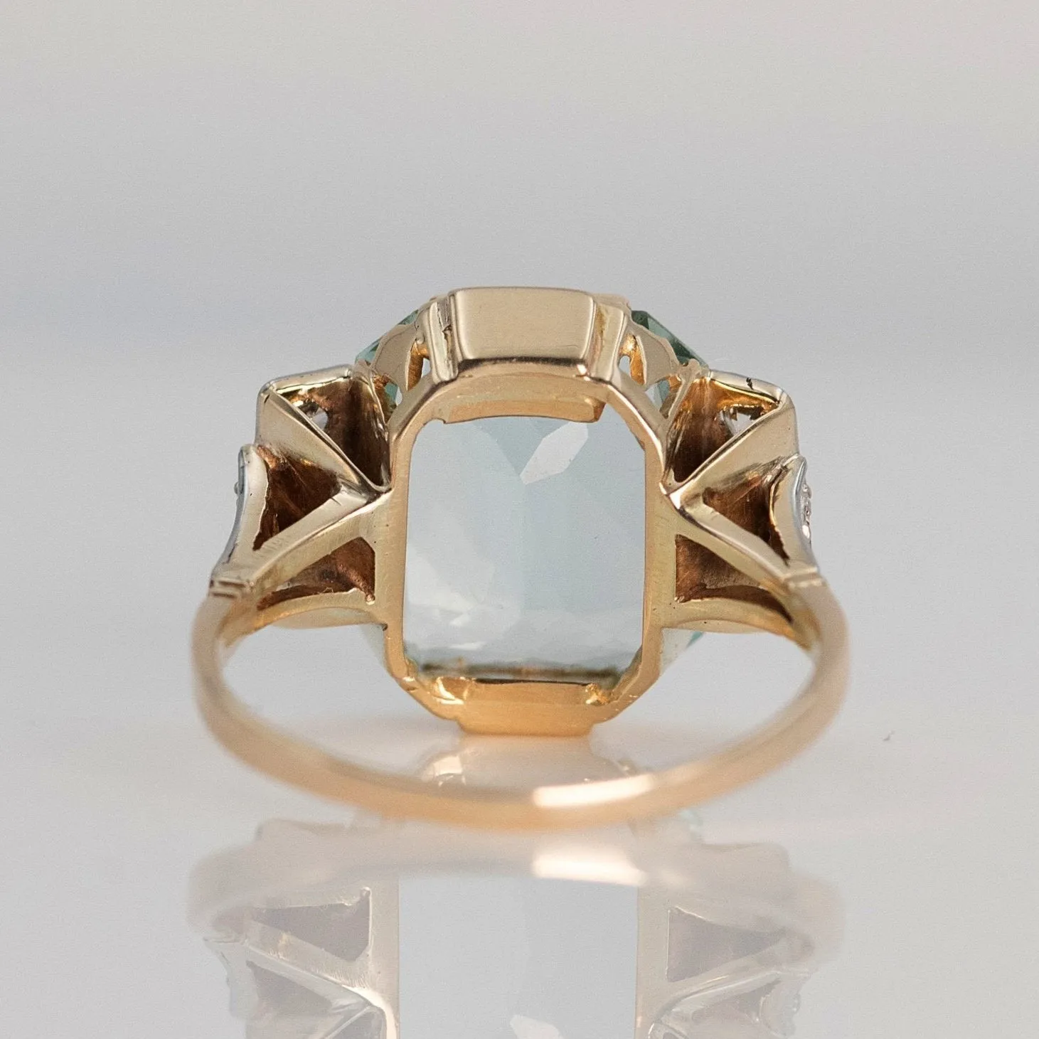 Vintage 14ct Yellow Gold 6 carat Aquamarine and Diamond Ring