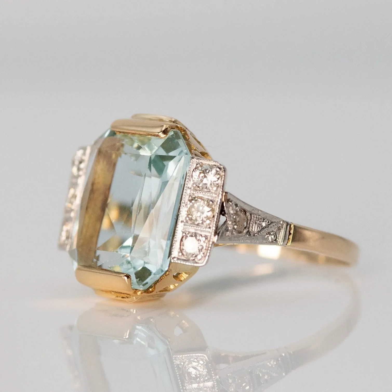 Vintage 14ct Yellow Gold 6 carat Aquamarine and Diamond Ring